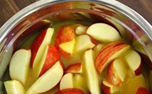 How to Keep Apple Slices from Turning Brown